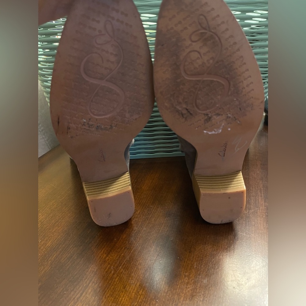 Women's Clarks Somerset Suede Ankle Boots Size 6.5M - Picture 10 of 10
